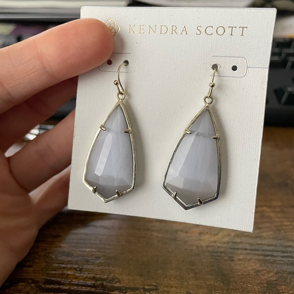 Kendra Scott Carla  in gold and slate cats eye dripp earrings - Picture 4 of 7